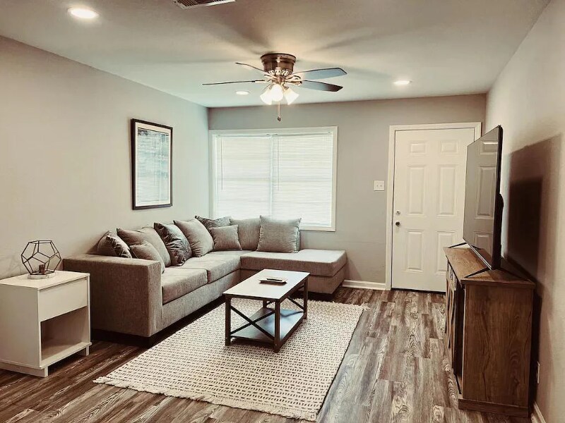 Building Photo - 5275 Berard Cir