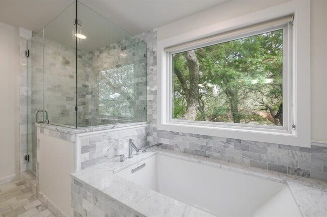 Building Photo - 1010 Hillside Ave