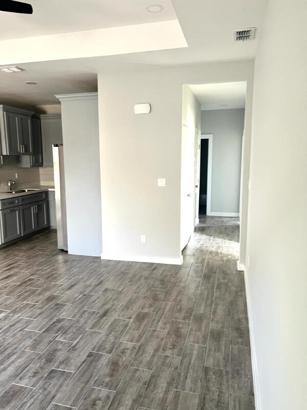 Building Photo - 3405 E Zinnia Ave