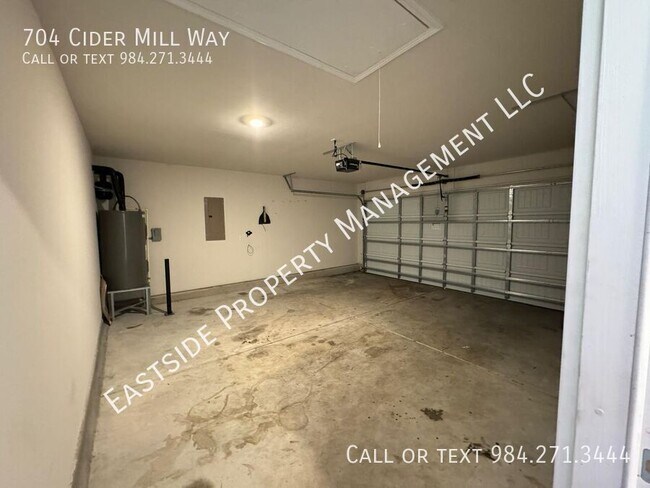 Building Photo - 704 Cider Ml Wy