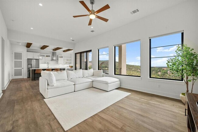 Building Photo - 223 Honey Creek Ct