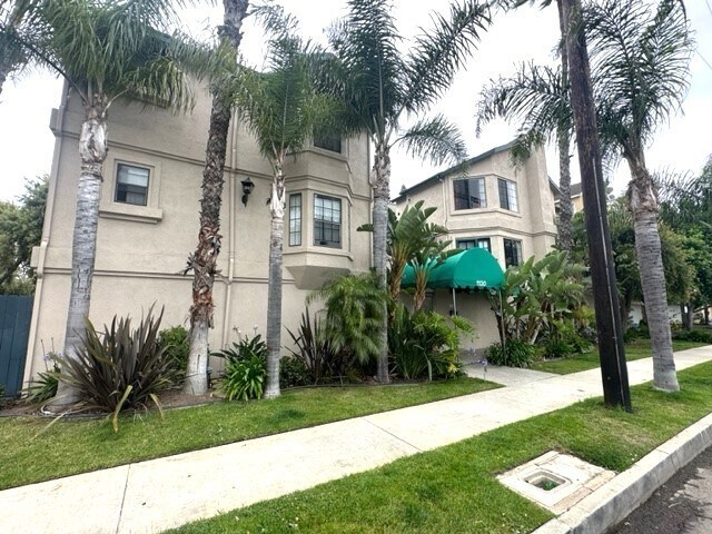 Primary Photo - 1130 Newport Ave
