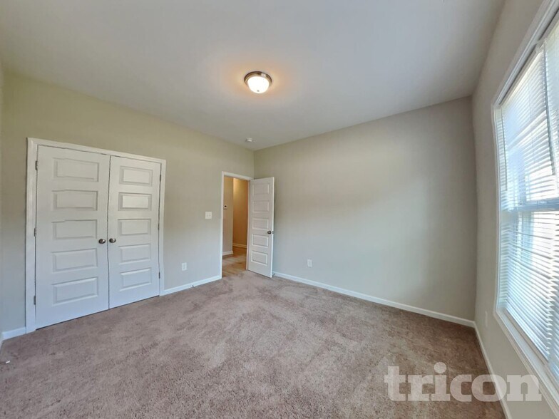 Building Photo - 232 Whetstone Dr