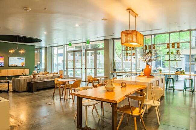 Building Photo - 333 E Roosevelt St