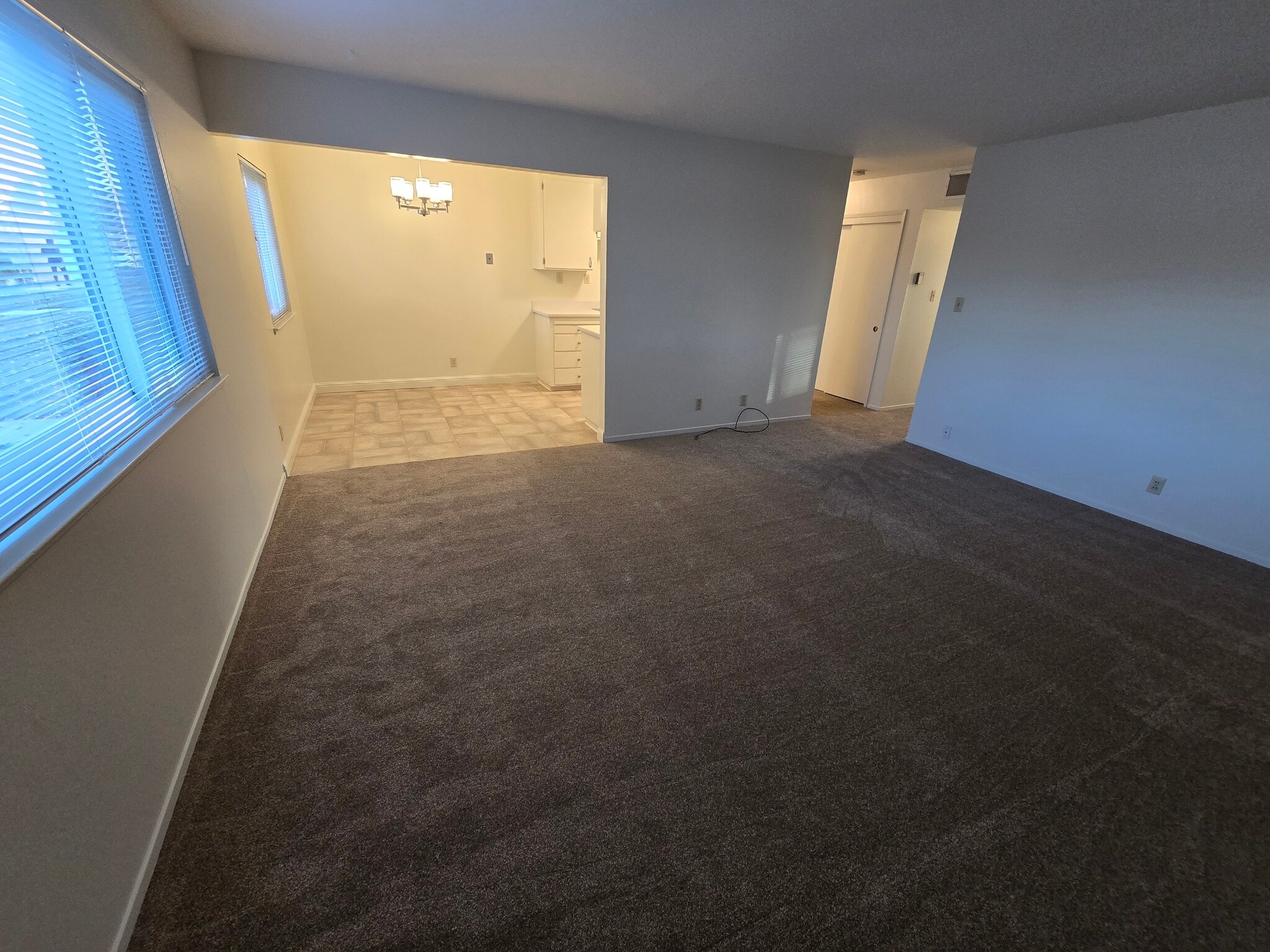 Building Photo - 1751 Ross Cir