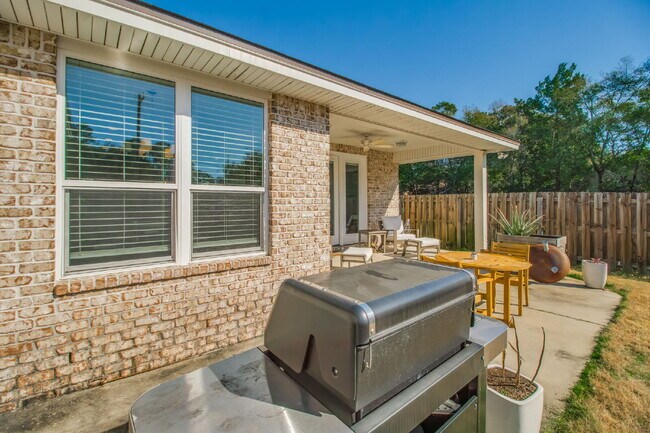 Building Photo - Beautiful 3BR / 2BA Home – Built 2019 – Fort Walton Beach