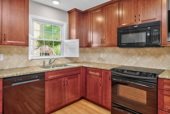 Building Photo - 433 Potomac Dr