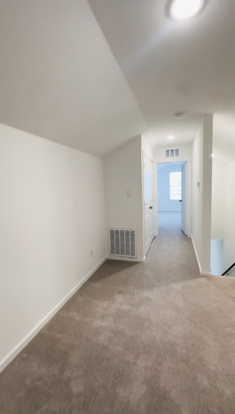 Building Photo - 5018 Primrose Rdg