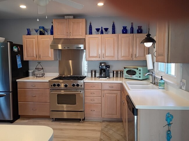 Building Photo - 39 Harbor St