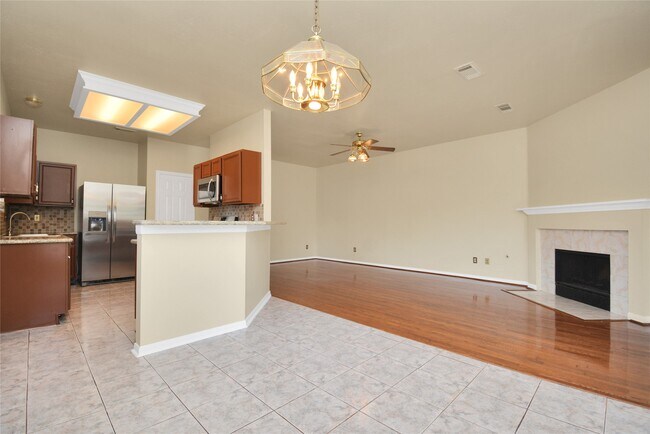 Building Photo - 4123 Valedon Ln