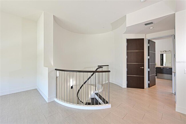 Building Photo - 221 Cosmopolitan Ct