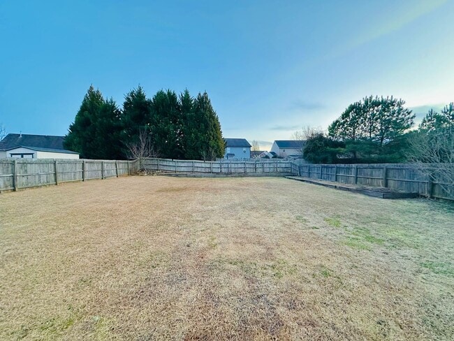 Building Photo - Spacious 3BD/2BA Home in Oak Park | Screened Porch | Large Backyard | 2-Car Garage