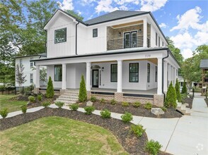 Building Photo - 538 W Shadburn Ave