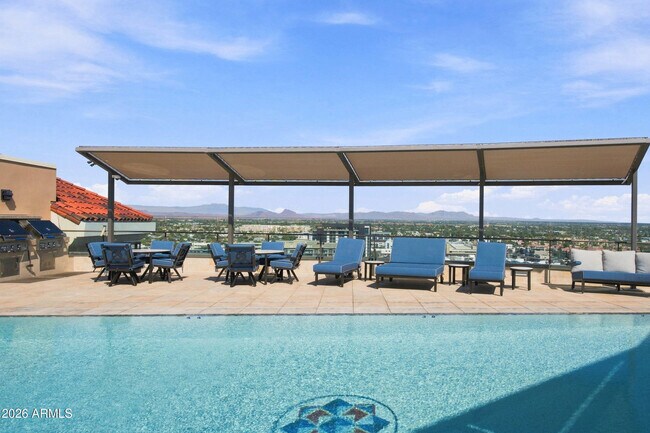 Building Photo - 7175 E Camelback Rd