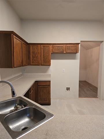 Building Photo - 606 Zollman Ct