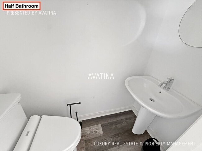 Building Photo - 500 University Ave