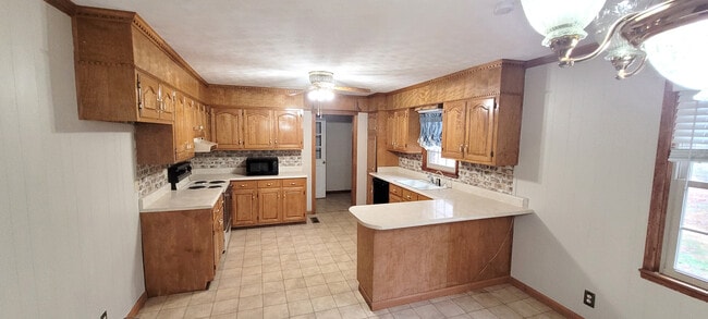 Building Photo - 486 County Road 172