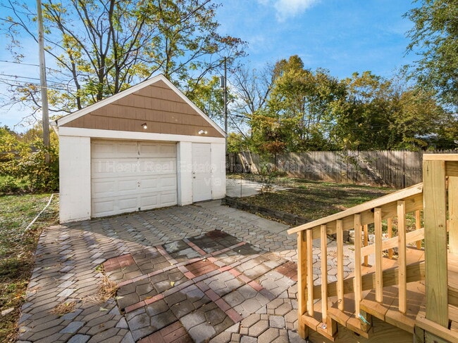 Building Photo - 1621 Sullivant Ave