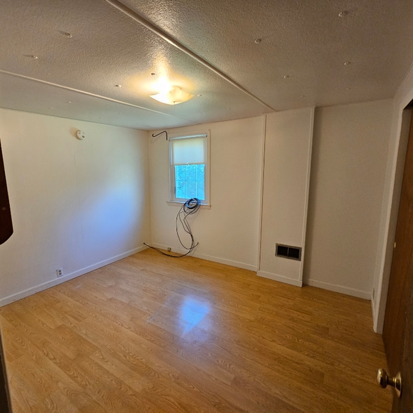 Building Photo - 6137 Memorial Dr