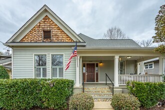 Building Photo - 4 Bedroom House in North Chattanooga