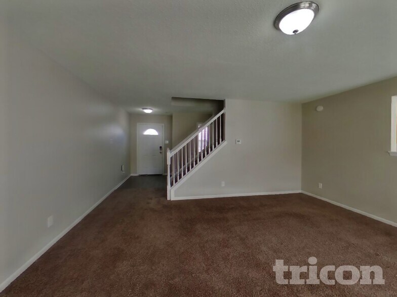 Building Photo - 6245 Monteo Dr