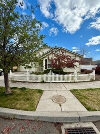 Building Photo - Charming 3-Bedroom Home in Peaceful 55+ Community!