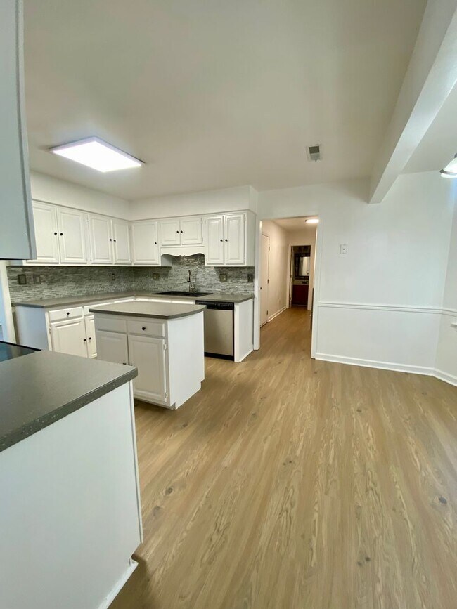 Building Photo - Wesleyan Pines