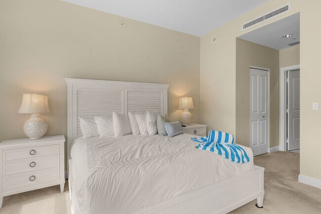 Building Photo - SPECTACULAR CUSTOM DESIGNED REMODELED 3 BR, 2 BTH