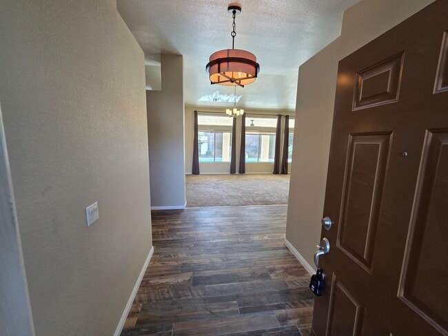 Building Photo - Single-Story 3 Bed / 2.5 Bath Home w/ Private Pool, Spa