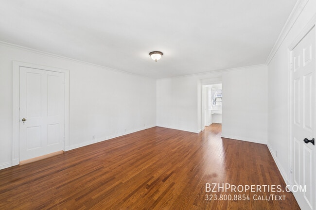 Building Photo - 1284 S Beverly Glen Blvd