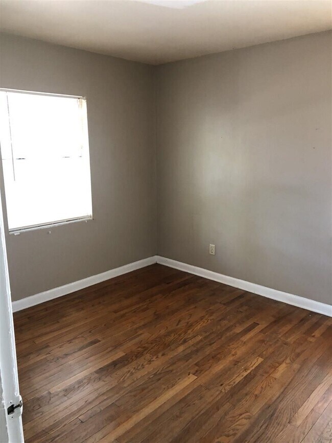 Building Photo - 1811 Atkamire Dr