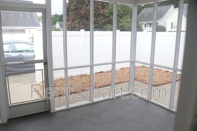 Building Photo - 624 Dunloe Cir