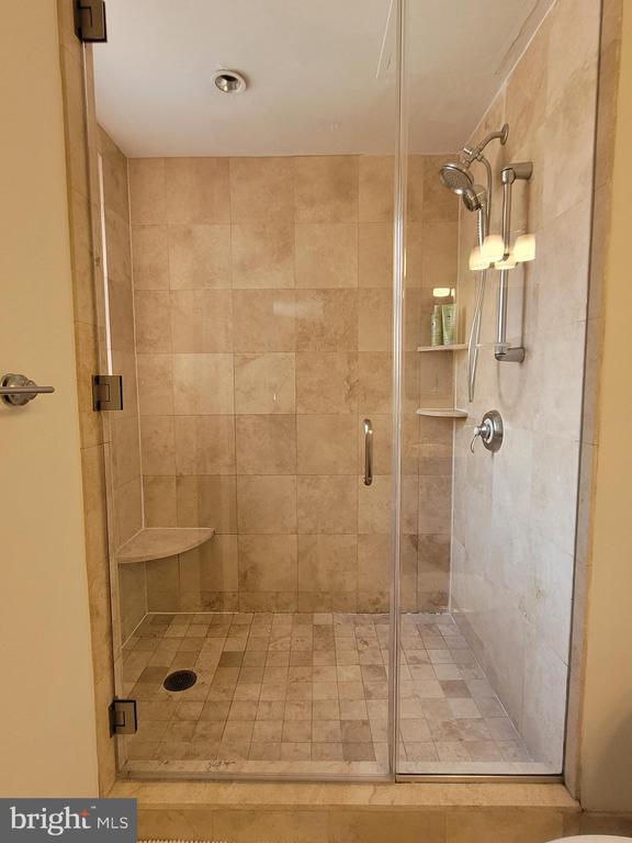 Building Photo - 1701 Locust St