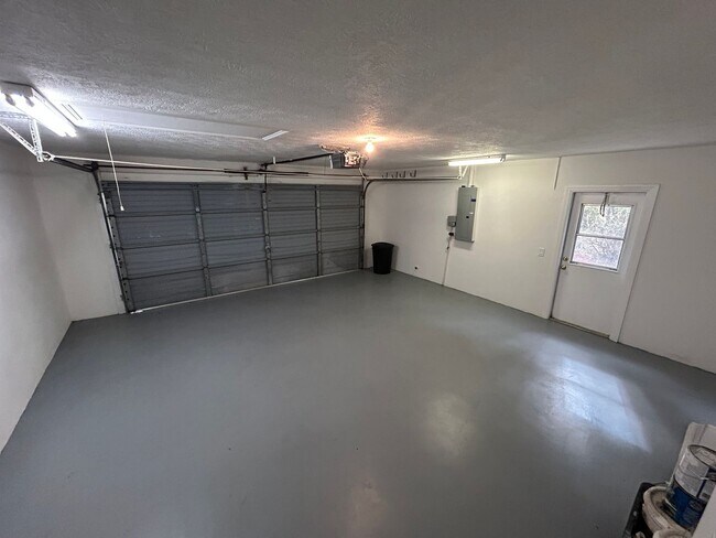 Building Photo - 8448 SW 196th Avenue Rd