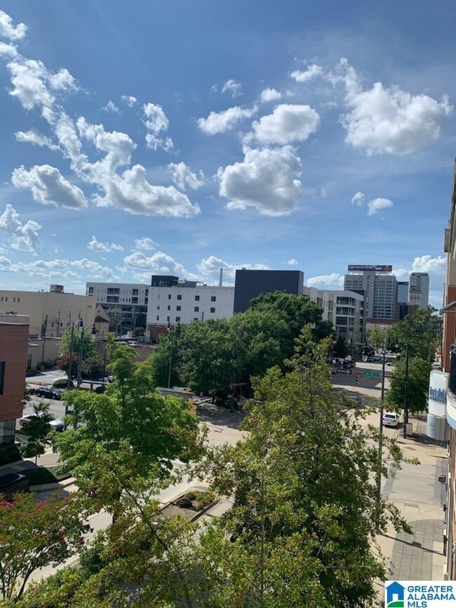 Building Photo - 401 20th St N