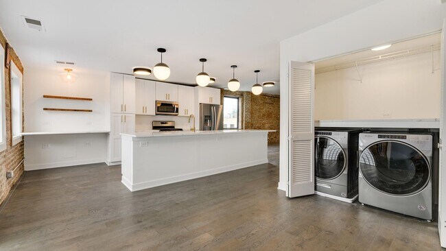 Building Photo - 06 - Mil 1371 LLC