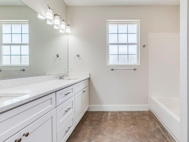 Building Photo - 500 Harmon Hills Cove