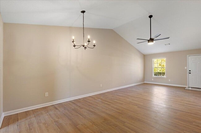 Building Photo - 517 Edgecliff Ln