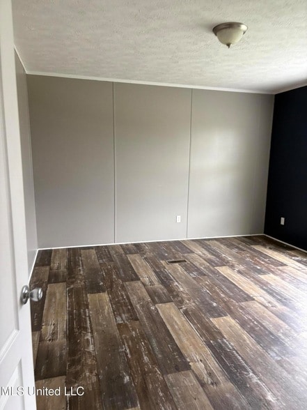 Building Photo - 1639 County Line Rd