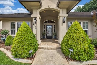 Building Photo - 9186 Quail Brook Cir