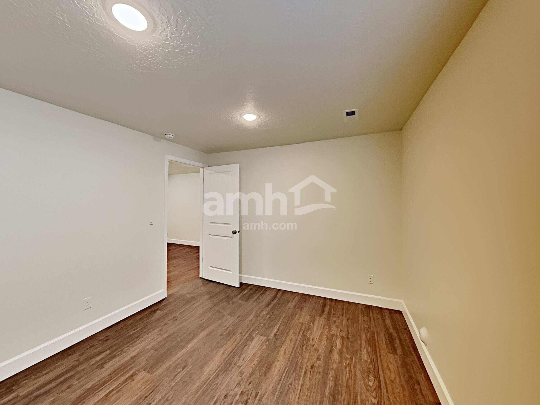 Building Photo - 11133 Kitty Hawk Rd