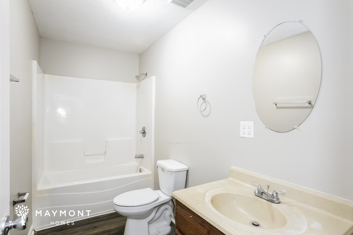 Building Photo - 1226 E 3rd St