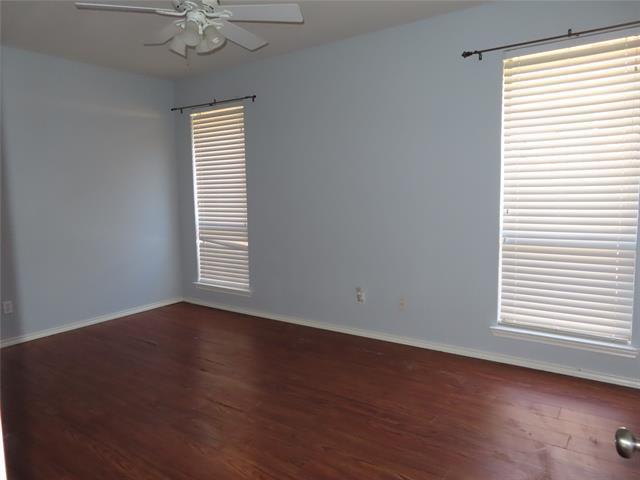 Building Photo - 818 Hunters Glen