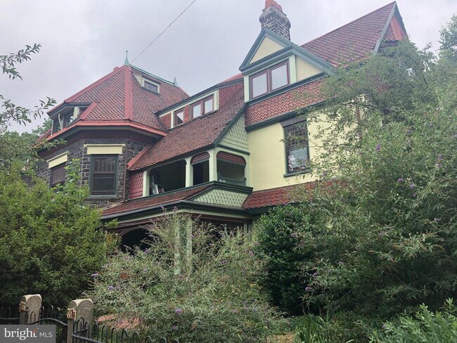 Building Photo - 5335 Knox St