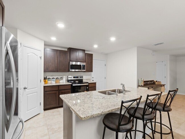 Building Photo - 5618 Lone Star Lp