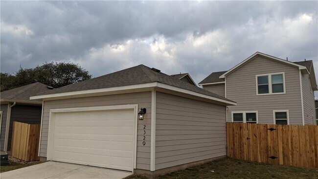Building Photo - 2329 Pecan Island Dr