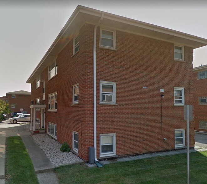 Building Photo - 9459 Maple Dr