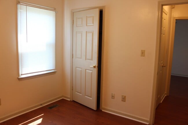 Building Photo - Reilly Rd. Area