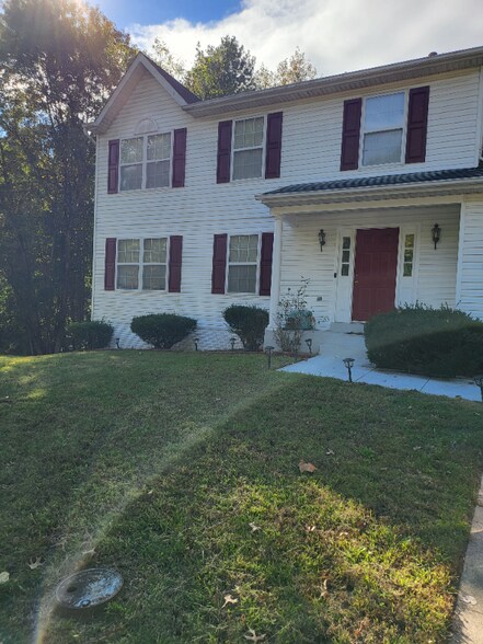 Building Photo - 16112 McConnell Dr