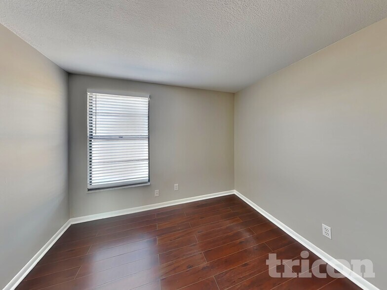 Building Photo - 16511 W Course Dr